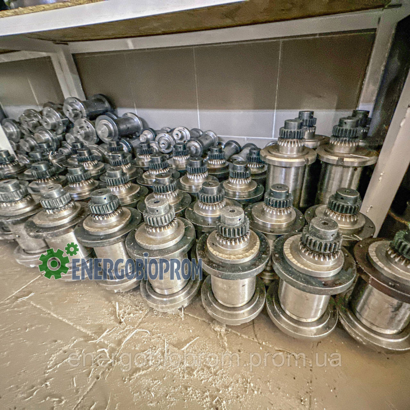 Вал ексцентрик пресувального ролика Б6-ДГВ/ДГ-1 Центральна вісь прес вальца Б6-ДГВ Вал-ексцентрик ролика ДГ-1 Вал ексцентрик пресувального ролика Б6-ДГВ/ДГ-1 Центральна вісь прес вальца Б6-ДГВ Вал-ексцентрик ролика ДГ-1